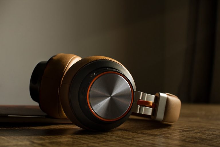The Sonic Revolution: How Budget Headphones Are Redefining Quality Audio