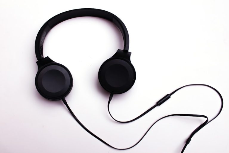 Luxury Sound vs. Affordable Beats: Finding the Right Headphones for You